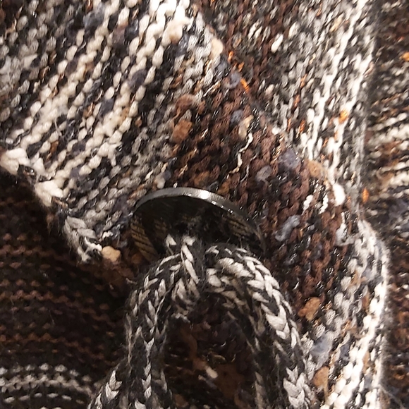 Bellisima pullover sweater - Picture 8 of 9